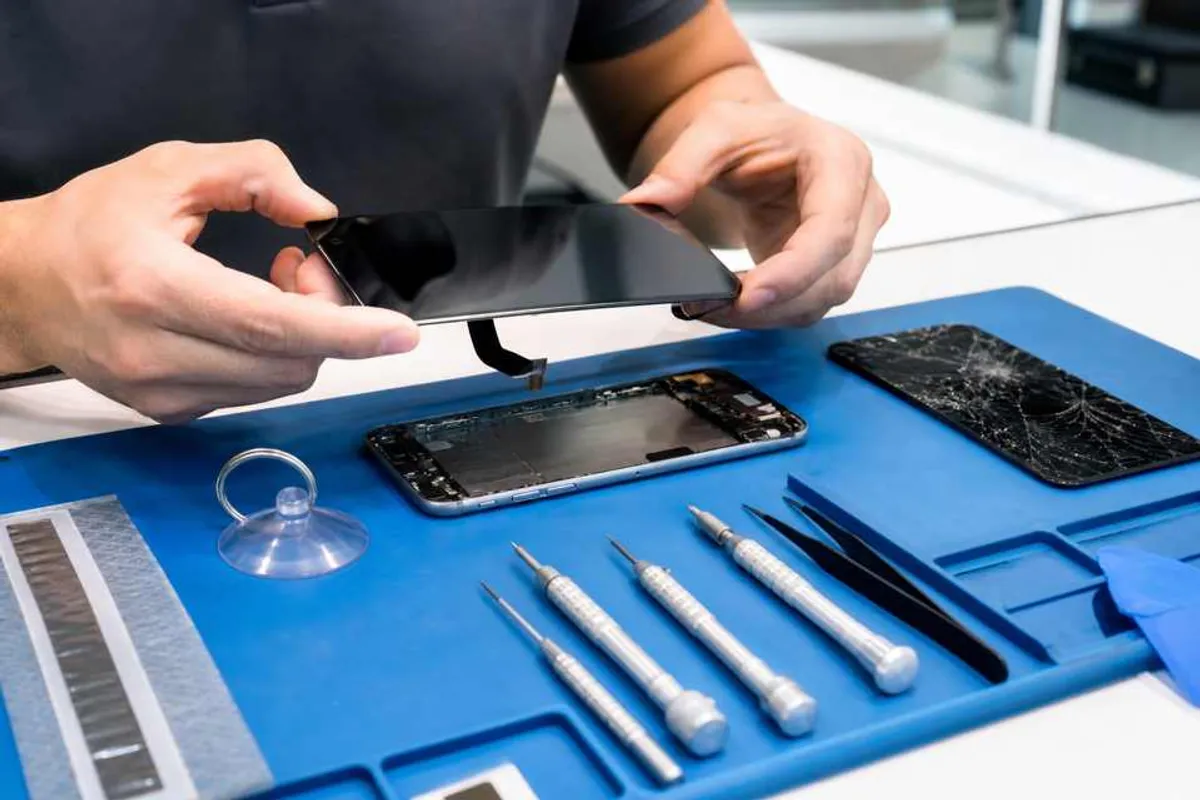 Troca de tela de celular em assistência técnica no Centro de São Paulo